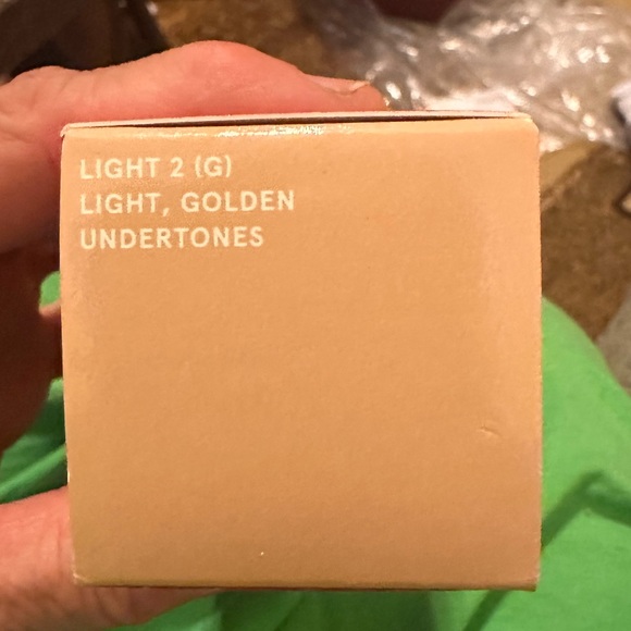 NIB ONE/SIZE TURN UP THE BASE
BLURRING FOUNDATION Light 2 - Picture 3 of 3